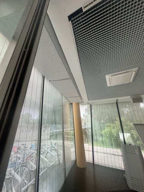 Akustikdecke im Detail – ecoplus